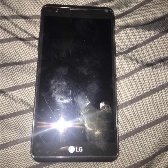 LG Mobile Cricket Phone - Picture 1 of 2